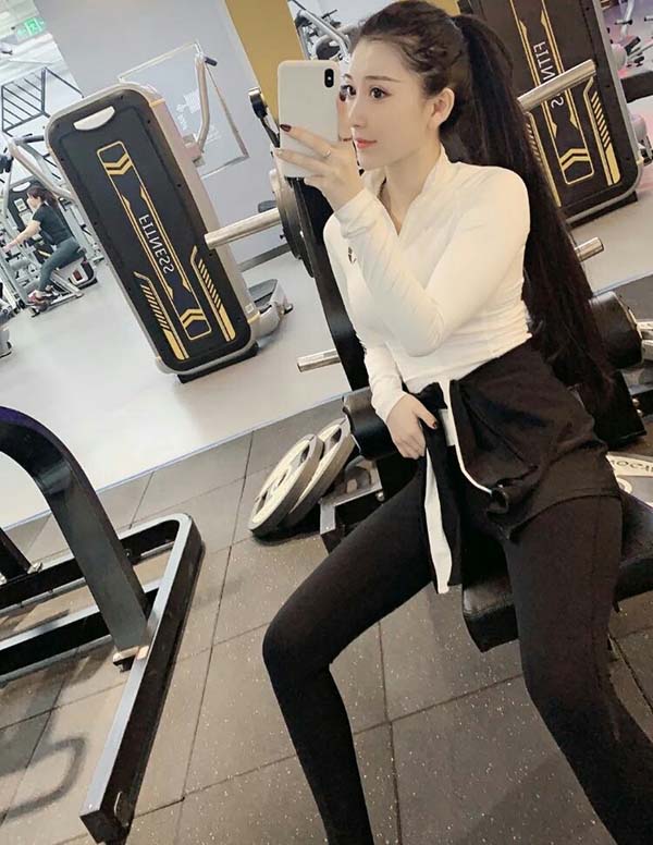 曼谷外围女大学生